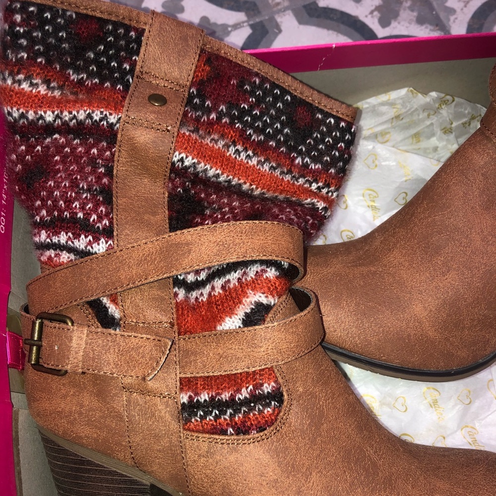CANDIES Sweater Booties - Picture 2 of 8